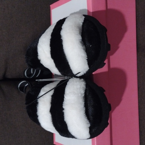 Shoes Cozy Slippers Size Black White New Poshmark